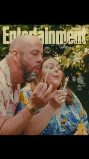 Chrissy Metz Instagram - Threw it back BBQ style with @entertainmentweekly for what could very well be our last full Pearson family shoot… yes, it WAS as much fun as it looks 🍉🫧☀️ Join us - link in story!! #ThisWasUs #ThisIsUs #ThisIsUsFinalChapter @nbcthisisus 
•
Motion photography: @kiwiharding for EW
Still photography: @patmartin__ for EW
Writer: @dansnierson
