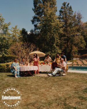 Chrissy Metz Instagram - Long weekend BBQ with the fam ☀️ 
@nbcthisisus @entertainmentweekly @justinhartley @mandymooremm @jonhuertas @sterlingkbrown @miloanthonyventimiglia @susankelechiwatson @sullivangrams