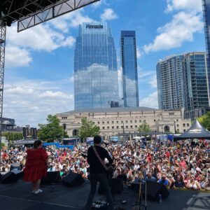 Chrissy Metz Instagram - Thank you, #CMAfest. Live music is magical. And more of it is coming reaaaaaally soon ❤️ @cma 
💃🏻 is @loudbodies
