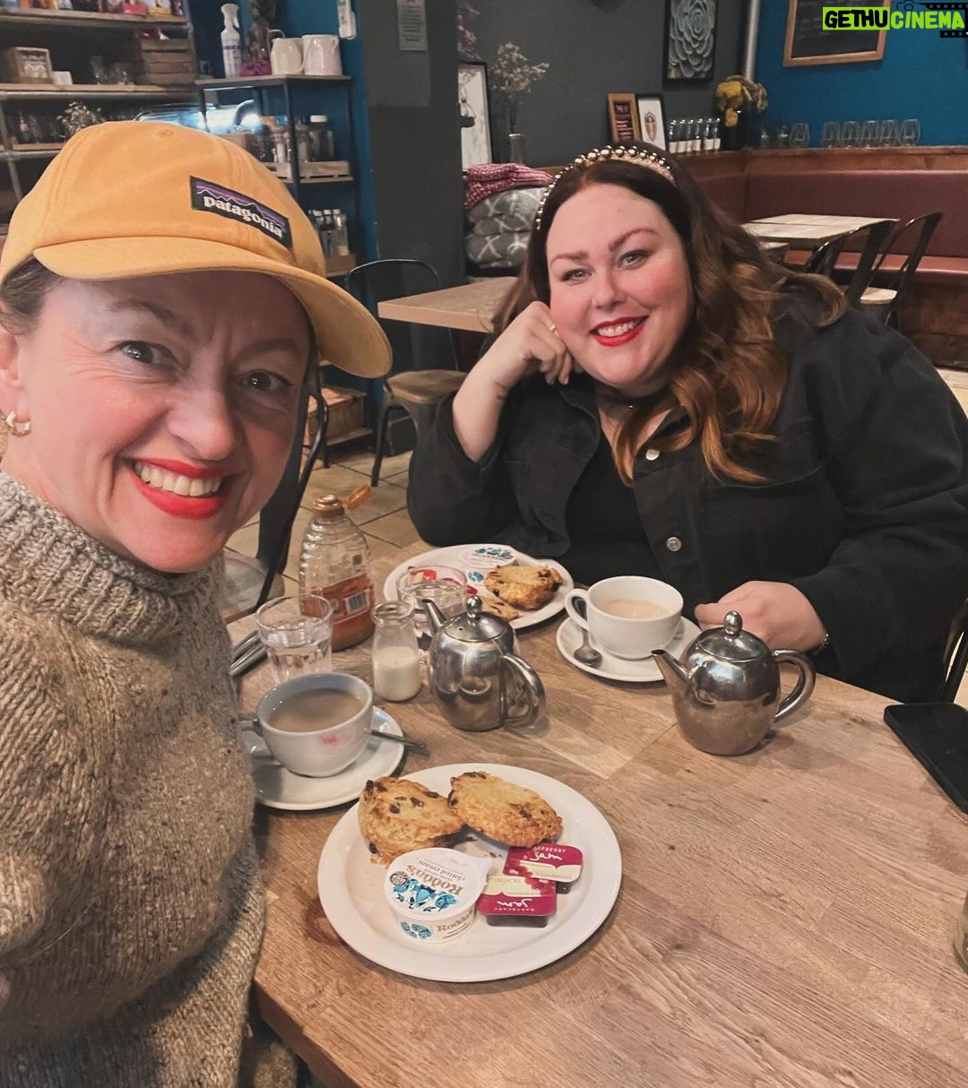 Chrissy Metz Instagram - Happiest Birthday to this gem! You are an inspiration and a beautiful light.β¨ Also, I have never laughed so much in all my life-lucky me you were born.π Wishing you a fantastic day full of love, light and complete wholeness. Love you, Jo! β€οΈππ
