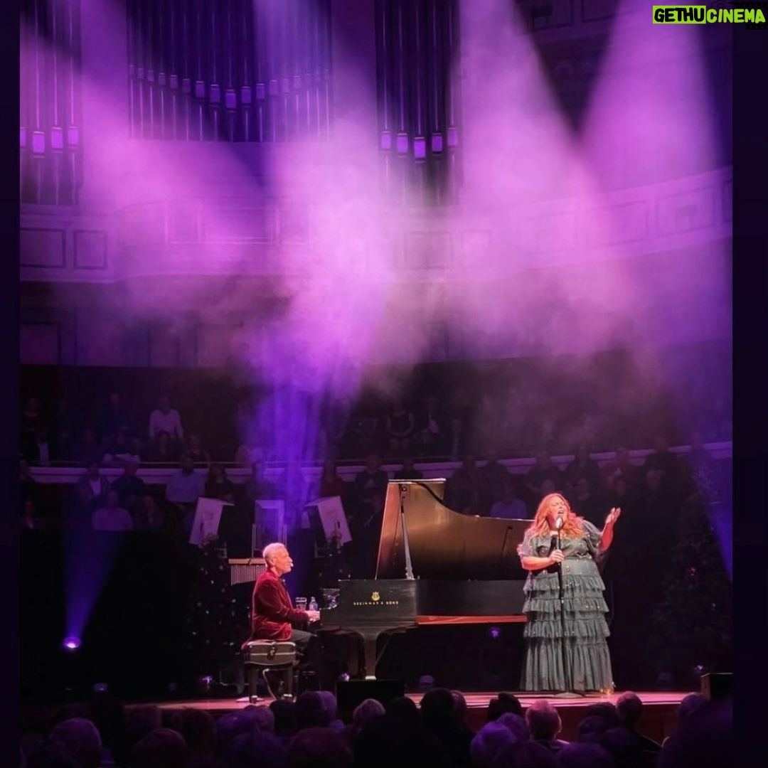 Chrissy Metz Instagram - What a magical time on tour with @therealjimbrickman so far!! We’ll see you this weekend in Cleveland! Then Tuesday in Nashville and Friday in Pensacola! 🎄 who’s coming? Cleveland, Ohio