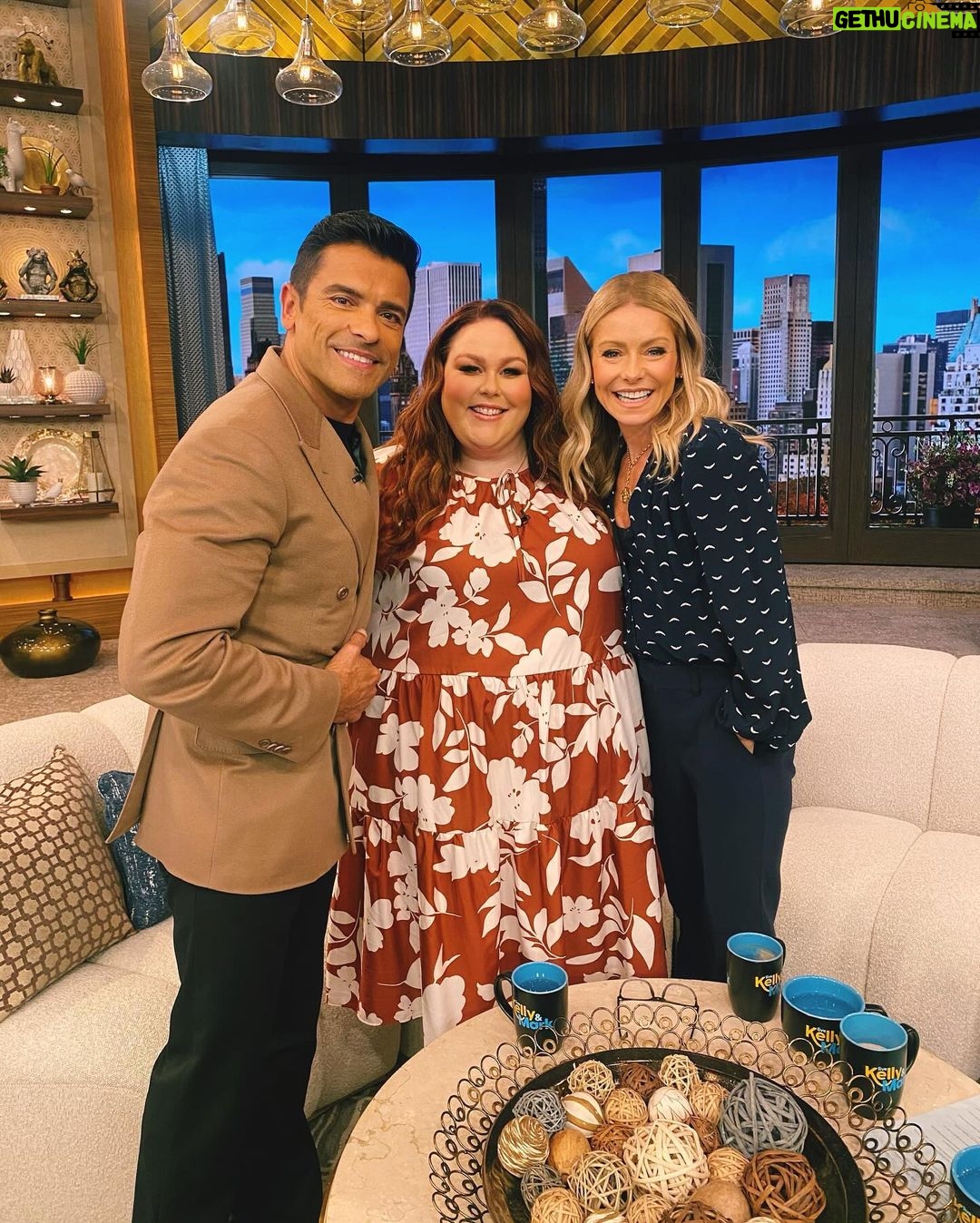 Chrissy Metz Instagram - So thankful for the love on ‘Prayed for This Day’ 💛🪺 #prayedforthisday