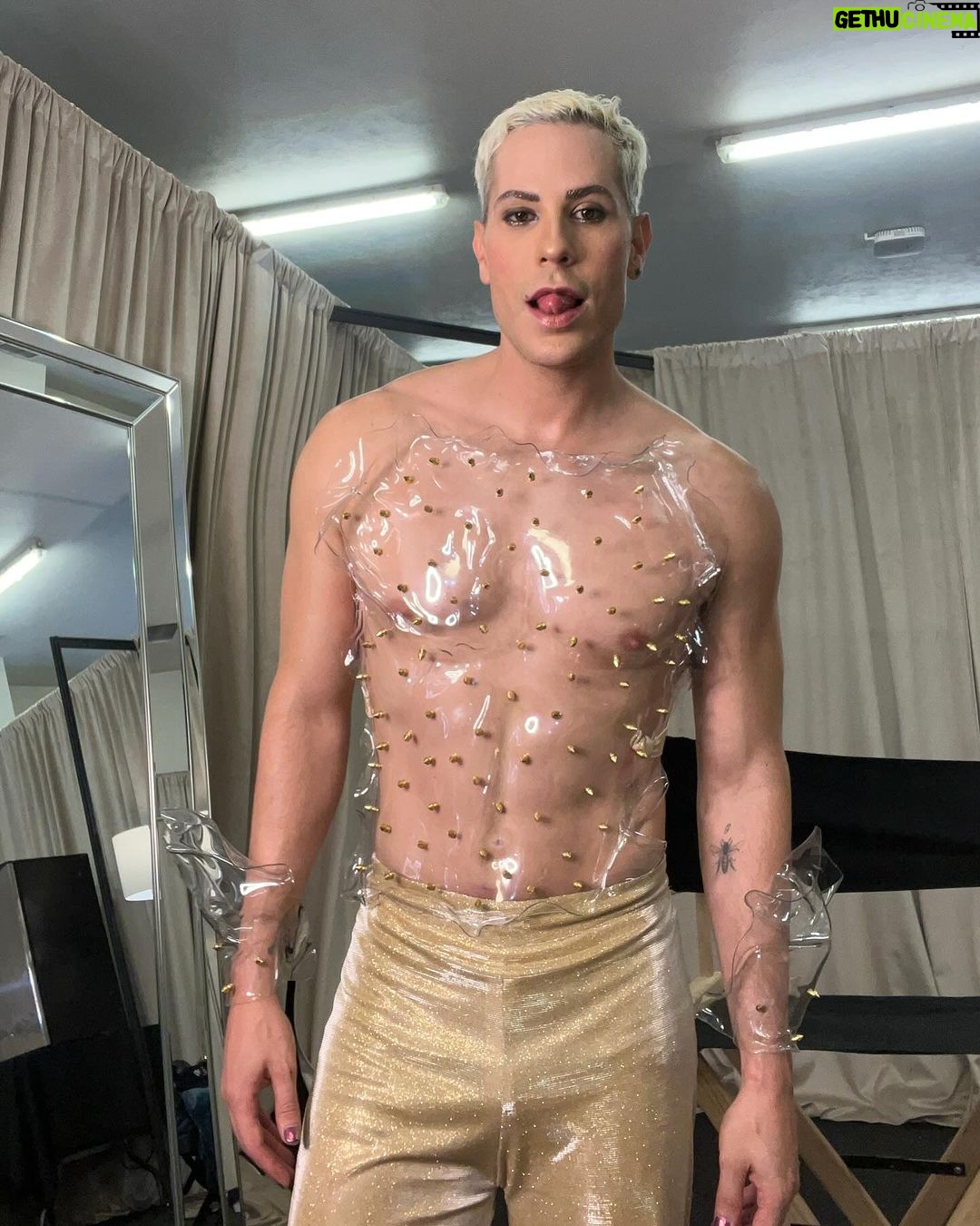 Christian Chávez Instagram - Sugar 🍨 Corset : @davidmedinadesigner Pantalones : @pablo_palomeque_ Foro Sol - Ciudad De Mexico