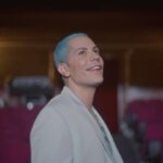 Christian Chávez Instagram – Realmente creo que es muy importante el podernos conectar y en tus teléfonos llevamos un pedacito de nuestro país todo el tiempo. 💙
Gracias @frescolns  @att por esta reconexión con mis hermanos tan especial. Vean el video completo en att.com/RBDsoyrebeldetour Mexico City, Mexico