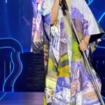 Christian Chávez Instagram – ¡RBD inició su gira por México en la ciudad de Monterrey! Y @christianchavezreal conquistó el escenario con un total look de la marca @josefina_byverosolis, marca mexicana originaria de esta ciudad. ❤️

El outfit se compone un pantalón y una capa con el característico paisaje de Nuevo León, de la colección “Nuevo León y sus montañas”, la más reciente de la diseñadora Vero Solis, en colaboración con la artista plástica Saskia Juárez. ¿Con qué outfit nos sorprenderá los siguientes conciertos? ✨

@josefina_byverosolis
@vero_solis
@angieestilo
@azahelmarmolejo