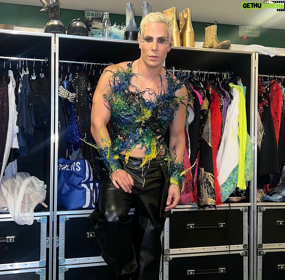 Christian Chávez - 607.8K Likes - Última noite 🇧🇷
Look: @brabo.br
Styling: @carlosesser & @pablo_palomeque_