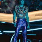 Christian Chávez Instagram - #Exclusiva Christian Chávez y su liberación a través de sus looks para el reencuentro de RBD 🔥. A lo largo de los casi cuatro meses que ha durado la gira 'Soy Rebelde Tour', el cantante ha logrado descubrir y detonar su talento como diseñador de modas sin miedo al "qué dirán" a través de llamativos outfits que ha llevado en el escenario. A minutos de comenzar el último concierto de @rbd_musica en el Foro Sol, platicamos con Christian sobre esta faceta, el proceso de creación de sus vestuarios, los mensajes de apoyo a la comunidad LGBTQ+ y cómo ha afrontado las críticas en estos meses. No te pierdas la entrevista en el link de nuestra bio ☝🏻 . . . . . . . (Foto: Quién) #christianchavez #rbd #soyrebeldetour #rbdisback