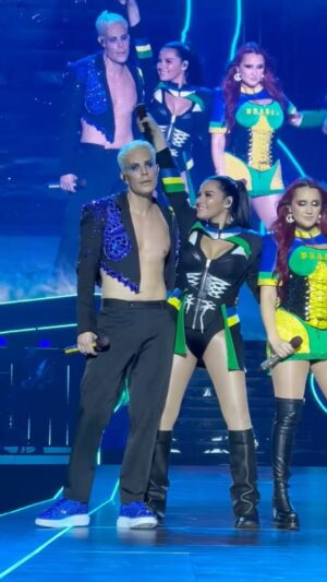 Christian Chávez Instagram - Segunda noite no rio♾️🧚🏼‍♂️
Design @pablo_palomeque_