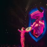 Christian Chávez Instagram – Se ganan batallas diarias con cada decisión, pero la guerra es para toda la vida 
La luz y la oscuridad siempre han coexistido y  el amarte implica el paquete completo 
🙏🏼🩷🌈🦄 @adanterriquezoficial Los Angeles, California