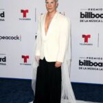 Christian Chávez Instagram – Latín billboard 🔥
Saco @dolcegabbana 
Capa y pantalón
@gustavocadile
Joyas @elenajimenezoficial
@majoricausa
 💅🏻 @image_style_salon 
Stylist @angieestilo 
Pd. La ultima foto me encanto pero mi cara no reacciono Miami, Florida