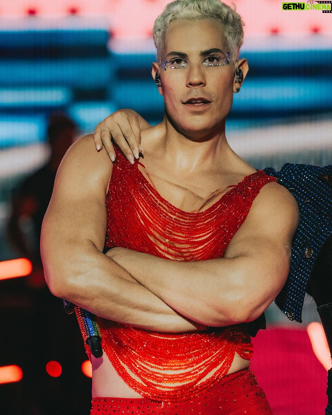 Christian Chávez - 223.8K Likes - Top @engerluces
Pantalones @usamaishtay