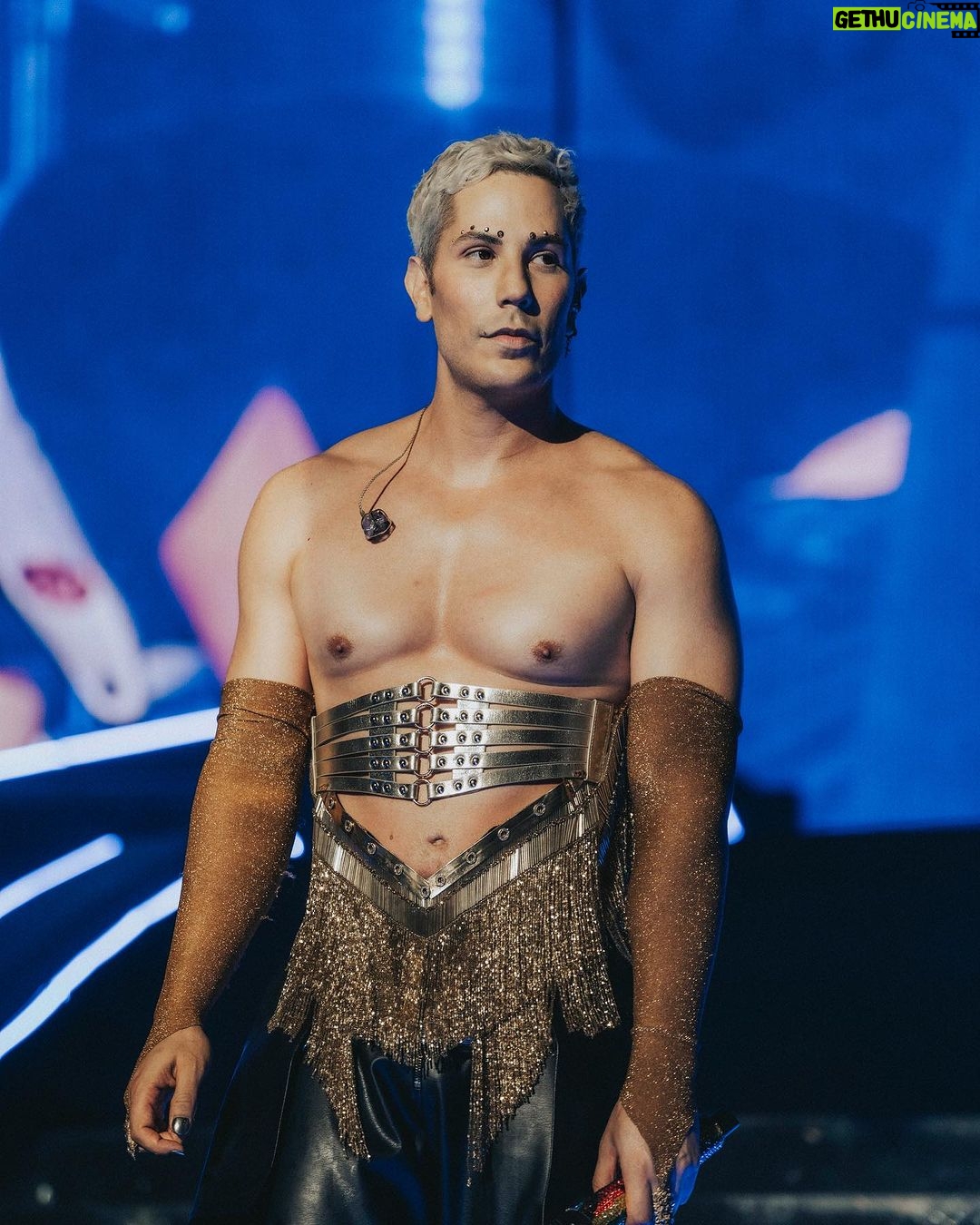Christian Chávez - 176K Likes - Obsessed with my corset
@pablo_palomeque_ 🤩
📸 @frescolns #rbd