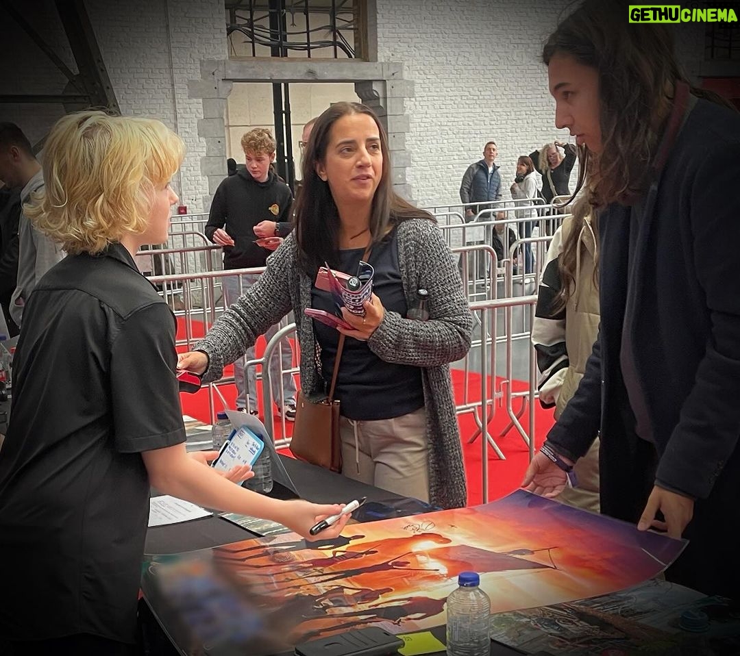 Christian Convery Instagram - Love meeting my amazing fans! @comicconbrussels Brussels, Belgium