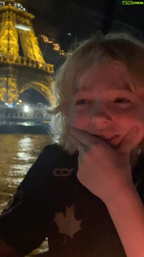 Christian Convery Instagram - Soirée sur la Seine en Bateaux Mouches ✨ Merci @bateauxparisiens #laseine #bateauxparisiens Paris, France