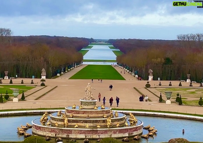 Christian Convery Instagram - Chateau de Versailles by day @chateauversailles Château de Versailles