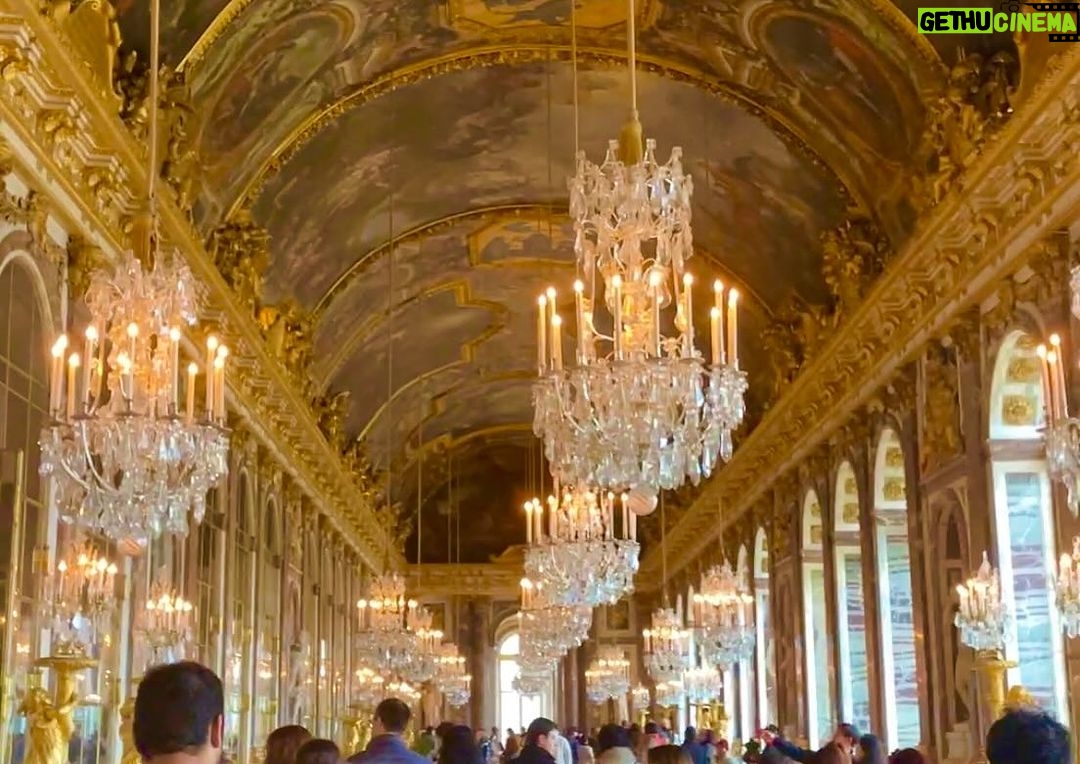 Christian Convery Instagram - Chateau de Versailles by day @chateauversailles Château de Versailles