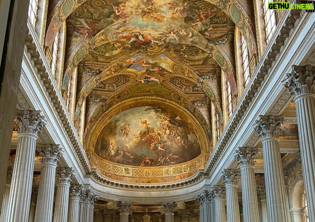 Christian Convery Instagram - Chateau de Versailles by day @chateauversailles Château de Versailles