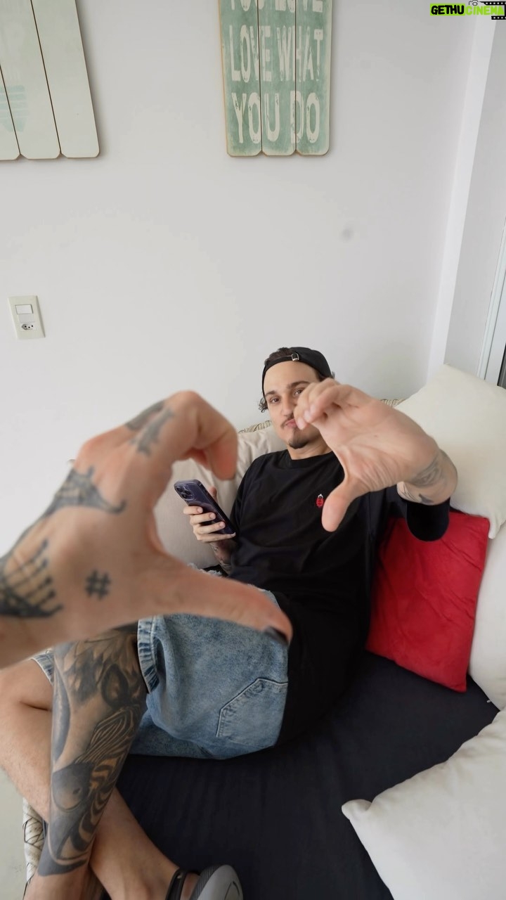 Christian Figueiredo Instagram - seguindo a regra dos 3 segundos 😌