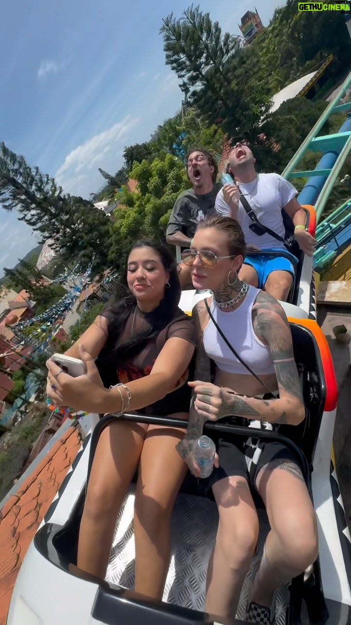 Christian Figueiredo Instagram - QUEM ร VOCร??? ๐๐๐ elas sรฃo mais fortes que os homens em tudo (atรฉ se divertindo ๐
)