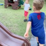 Christian Figueiredo Instagram - WOW! O NOVO PARQUINHO DO GAEL E DO NIKKI CHEGOUUUUUUUUU 🤩🤩🤩 Agora ninguém quer sair de casa… Além de muitas brincadeiras divertidas, os brinquedos da @fresooficial também ajudam a desenvolver a coordenação motora das crianças e estimular a imaginação! Todos os cantos são arredondados, garantindo muito mais segurança na hora da brincadeira e claro, todos os produtos são ATÓXICOS. Os brinquedos da Freso têm resistência e qualidade garantidas pela marca. Faça sol ou faça chuva, a qualidade do brinquedo permanece a mesma. 😍🥰❤️