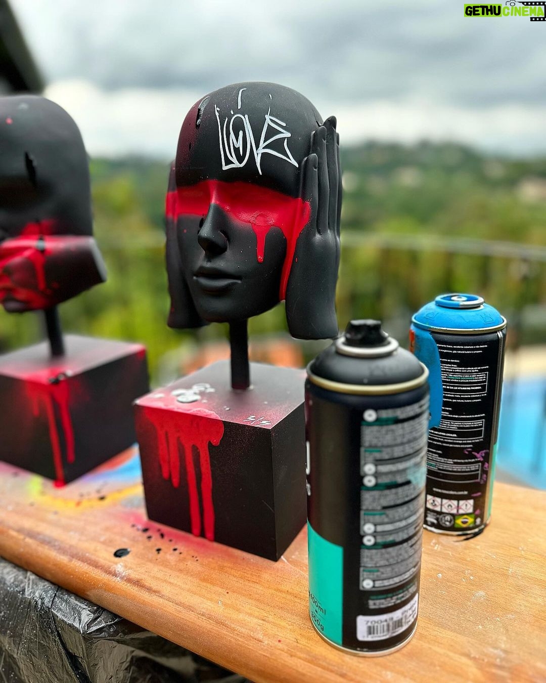 Christian Figueiredo Instagram - hoje foi um dia artístico… ✨🎨🍷