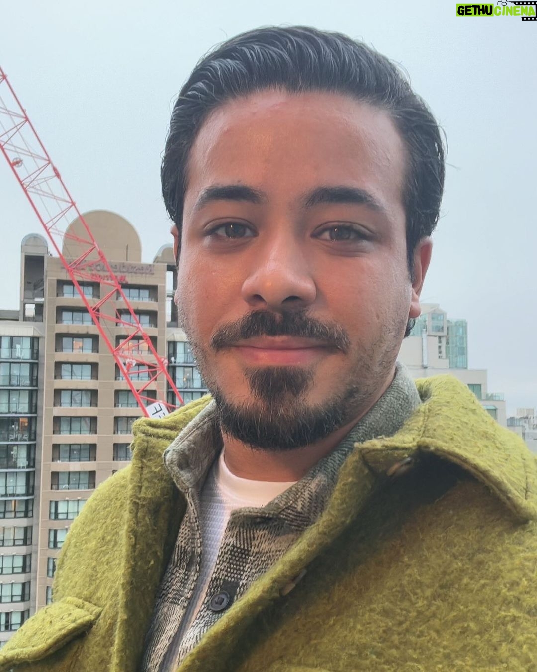 Christian Navarro Instagram - Hi, I’d love to show you this beautiful three bedroom.
