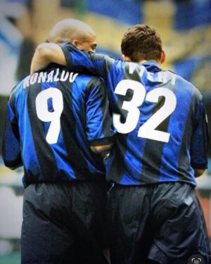 Christian Vieri Instagram - Vintage ⚽️⚽️⚽️ BAp bap  @ronaldo ⚽️👑👑👑