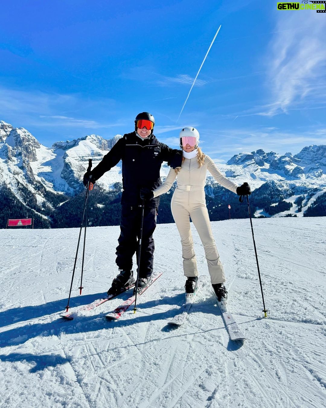 Christian Vieri Instagram - Giorni meravigliosi ❤️❤️❤️ @costy_caracciolo ⛷️⛷️⛷️🎿🎿🎿🎿🎿🏁🏁🏁🏁🏁🙈🙈🙈🙈🙈🙈🙈