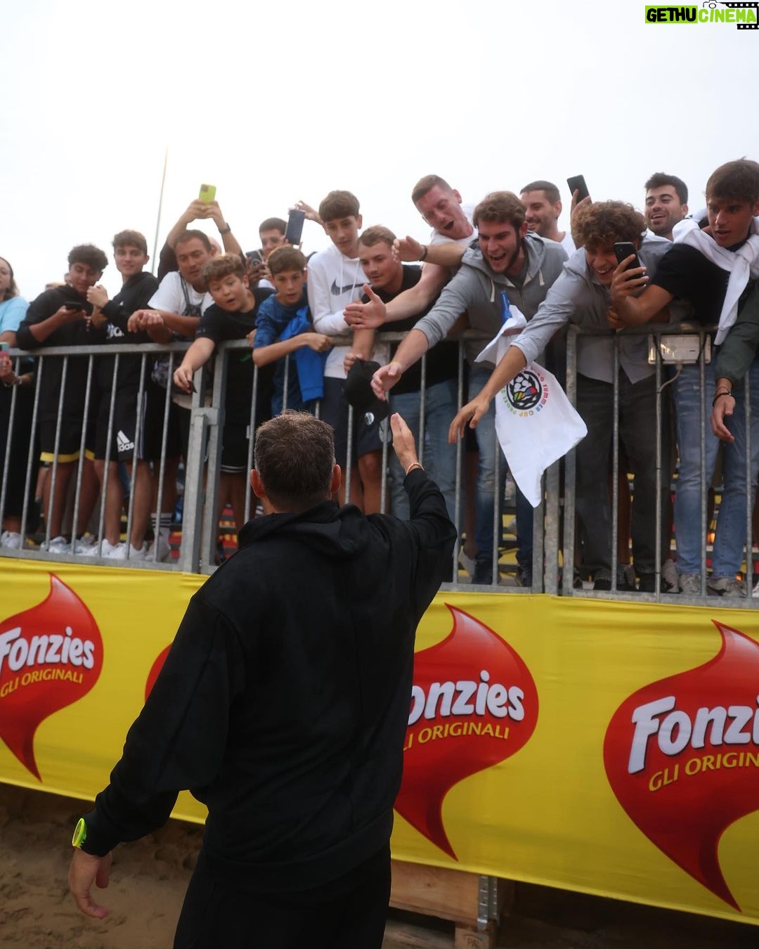 Christian Vieri Instagram - Grazie Lignano Sabbiadoro!! Un saluto dalla @fonziesitalia Arena della @bobosummercup !! #adv