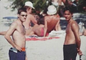 Christian Vieri Instagram - Ci vuole un fisico bestiale 😂😂😂😂😂 @pippoinzaghi 😂😂😂 questa foto mi fa ridere 😂😂😂