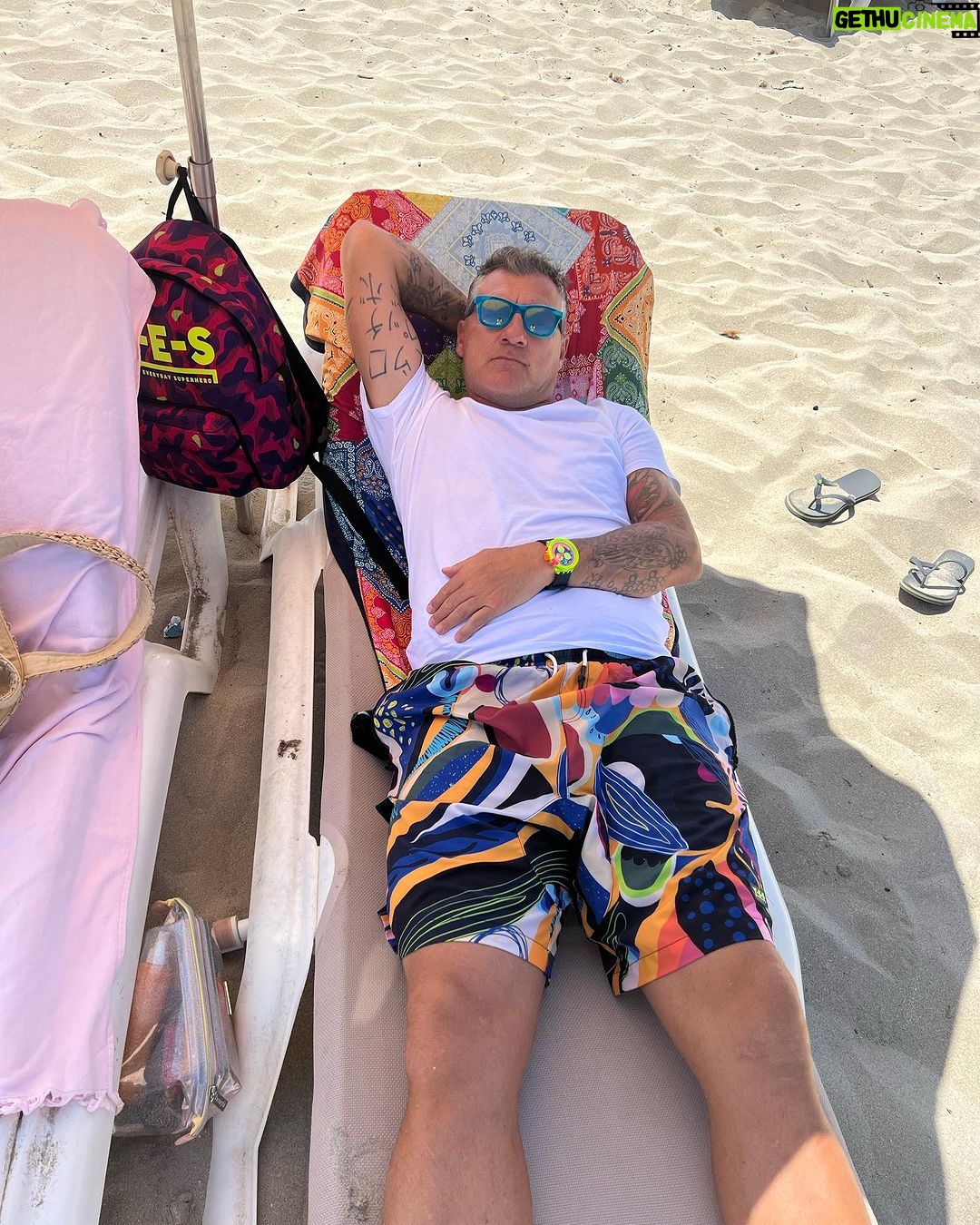 Christian Vieri Instagram - ☀️☀️☀️☀️☀️☀️🏊♂️🏊♂️🏊♂️