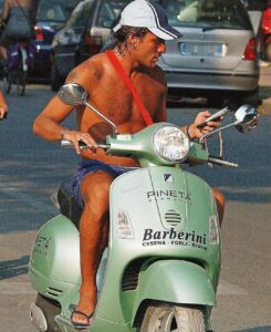 Christian Vieri Instagram - Milano marittima estate ☀️☀️☀️💥💥💥⭐️⭐️⭐️⭐️🥇🥇🥇🥇🎪🎪🎪🎪🎪🎪🎪🎪🎪🎪🎪🎪🎪🎪🎪🎪 foto vintage 1997-1998-1999⚽️ quei tempi tutti al pineta @fox_andrea_guidi forse anno 2002/2003 Bohhhh