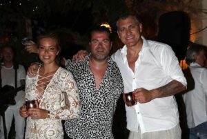 Christian Vieri Instagram - Photos photos photos 🎉😂🎉🎉🎉🎉😂