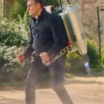 Christian Vieri Instagram - BoboBond! Corda, Jetpack o Paracadute? #shavelikeabomber #gillette #ad