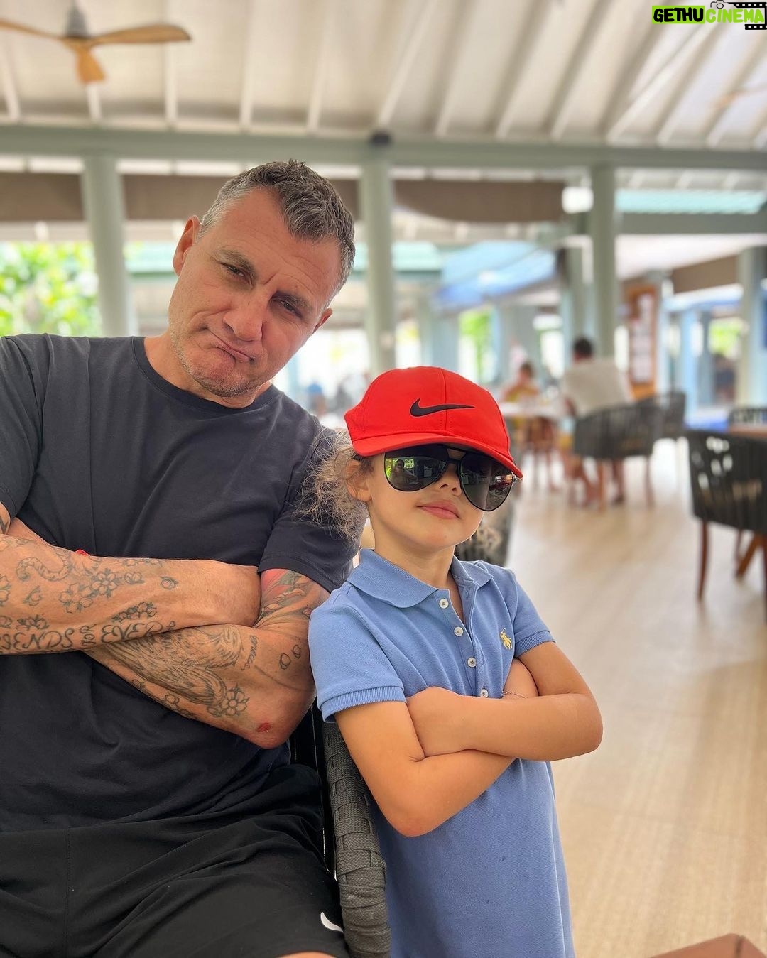Christian Vieri Instagram - U changed my life ❤️❤️❤️❤️❤️ @costy_caracciolo stella & isabel ❤️❤️❤️