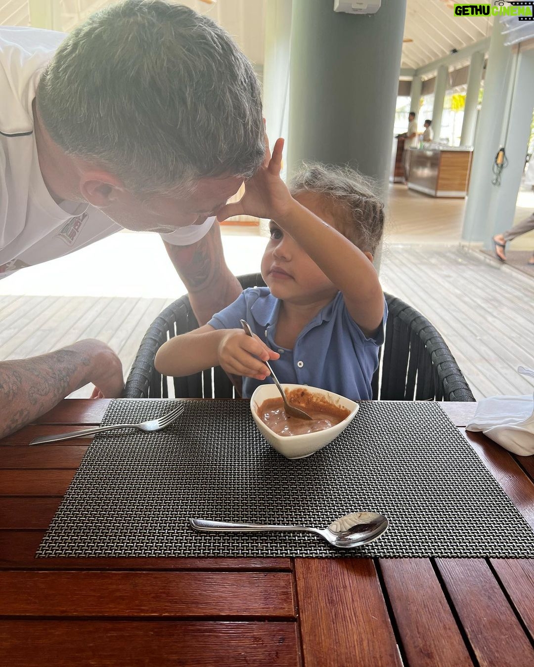 Christian Vieri Instagram - U changed my life ❤️❤️❤️❤️❤️ @costy_caracciolo stella & isabel ❤️❤️❤️