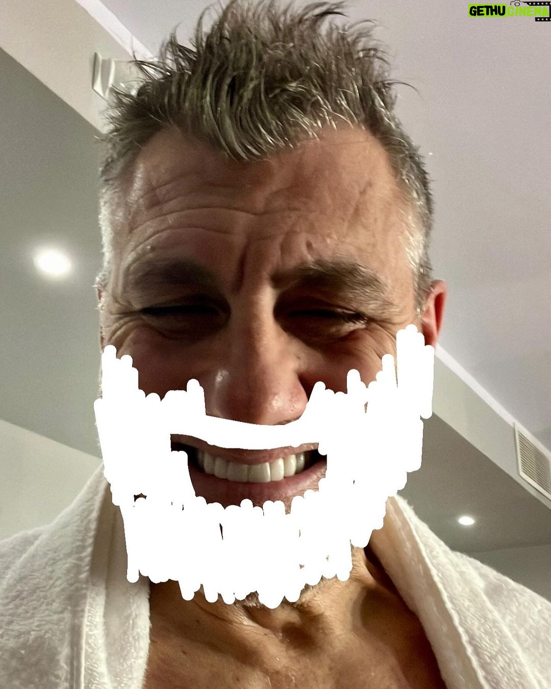 Christian Vieri Instagram - Shave like a bomber #adv 🎉🎉🎉🎉🎉🎉🎉🎉🎉 @gillette_italia 🎉🎉🎉🎉🎉🎉🎉