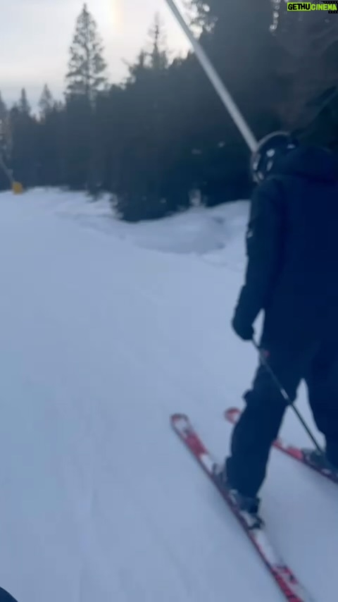 Christian Vieri Instagram - Giorno 2 ⛷️⛷️⛷️⛷️⛷️⛷️⛷️⛷️⛷️🏁🏁🏁🏁🏁🏁🏁 in giro per campiglio con Michele ( maestro) 😂😂😂😂