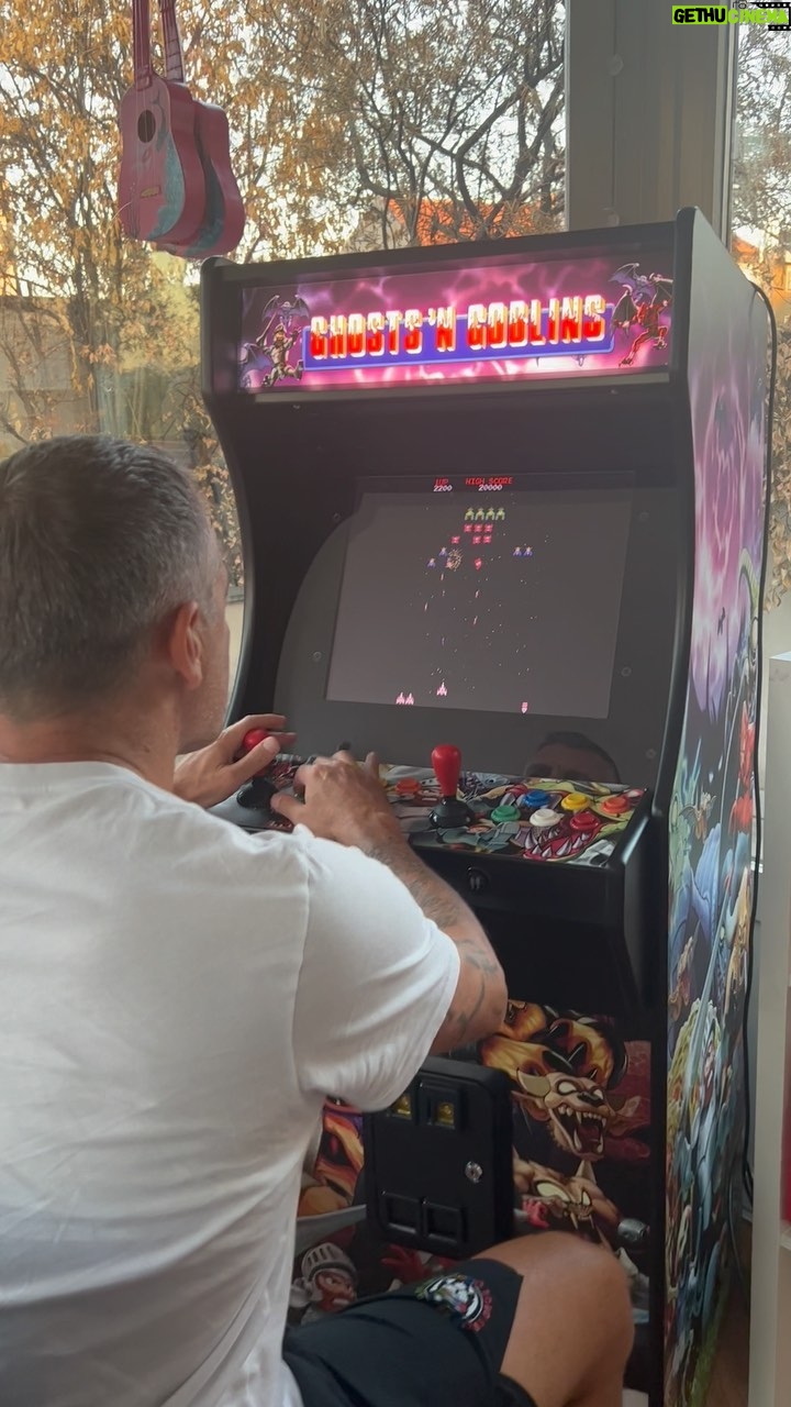 Christian Vieri Instagram - Super Vintage Galaga Time 😂😂😂😂