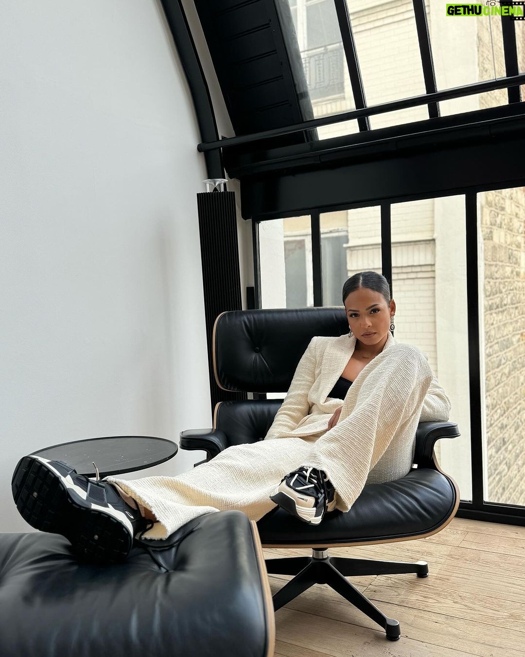 Christina Milian Instagram - Key advice: Don’t wait for opportunities, create them. 🔐😉 This coming year I have decided one of the key things I need to work on is simply writing down my thoughts and ideas on paper will be far more important in order for me to strategize and review my plans. Not only for business but for home. Plus I’ve finally invested into a new laptop! Needed that. What are some of the ways you’ll be more productive in the New Year? #advice #writeitdown #strategy #keystosuccess #dontwaitcreate #love #bossmom #entrepreneur #leadership #mindset #loveyou #youvegotthis #majeparis