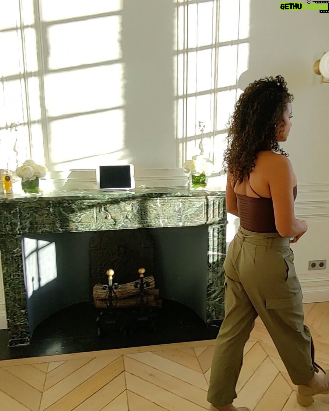 Christina Milian Instagram - Golden Hour brings a certain energy that’s so calm. So when it’s that time- take a break and enjoy the moment. 🌅✨ *on another note.. check out this chateau we stayed in for the night. It’s magical.. 📸 @mscarmenmilian #aixenprovence #france #chateau #travel #holiday #goldenhour #sunset Aix-en-Provence, France