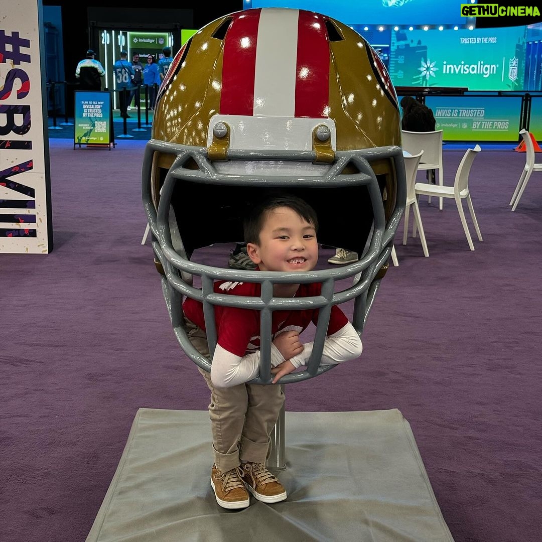 Christine Chiu Instagram - Splitting the 50 with @drchiubhps for an @usher concert and a splash of #SuperBowlLVIII β¦ Baby G knew (slide 3) that it would burn πππ #ninergang #ninersnation #49ersfaithful Allegiant Stadium