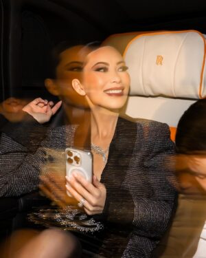 Christine Chiu Instagram - When London calls … ☎️🇬🇧👑 Attending the annual The King’s Foundation Christmas Carol Concert 2023, chauffeured by @hotelcaferoyal ‘s #SuiteJourney #rollsroyce 🚙 its slide 6 for me 🥹

In @chanel SS24