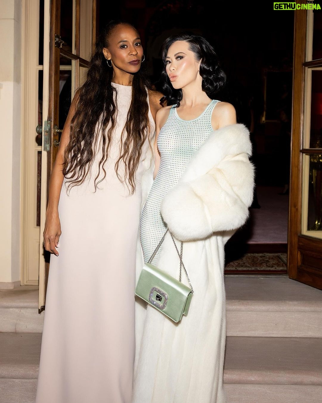 Christine Chiu Instagram - A perfect dinner party doesn’t ex— ✨Paris by the beach for the decadent annual @rogervivier holiday soirée Hosted by incomparable @gherardofelloni @laurabrown99 @kiernanshipka and with my ride or die OG bestie @stacie64130 📸 @victoriasirakovaphotographer Pacific Palisades