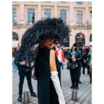 Christine Chiu Instagram - Elegance is the balance between proportion, emotion & surprise. Valentino Garavani 🖤🖤 @voguemagazine @voguerunway @voguefrance @vogueitalia @voguejapan @vogueaustralia @voguearabia @vogueindia @vogueturkiye @voguethailand . . . #paris #pfw #couture #hautecouture #maisonvalentino #valentino #coutureweek #streetstyle Place Vendôme