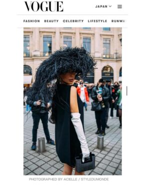 Christine Chiu Instagram - Elegance is the balance between proportion, emotion & surprise. Valentino Garavani 

🖤🖤
@voguemagazine 
@voguerunway 
@voguefrance 
@vogueitalia 
@voguejapan 
@vogueaustralia 
@voguearabia 
@vogueindia 
@vogueturkiye 
@voguethailand 

.
.
.
#paris #pfw #couture #hautecouture #maisonvalentino #valentino #coutureweek #streetstyle