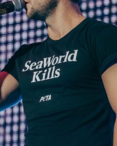 Christopher Von Uckermann Instagram - Free Corky 🐳 🙌🙌 Estamos en contra del entretenimiento que usa a los animales!! @officialpetalatino @peta #freecorky #rbd #soyrebeldetour