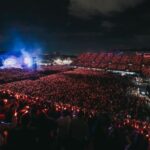 Christopher Von Uckermann Instagram - Ver esto en mi país me llena de alegría y agradecimiento.🙌⚡️ Mi primer foro sol👏👏 Este tour ha sido una gran bendición y también ha tenido pruebas muy duras. Les comparto que hay días en los que pensé que no podría salir a cantar por temas de salud. Ha sido la energía colectiva de todos ustedes la que me ha ayudado a sanar! A seguir brillando y manifestando luz juntos!! Nos vemos estos días⚡️⚡️ @frescolns #forosol #soyrebeldetour #christopheruckermann #christophervuckermann #rebelde