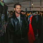 Christopher Von Uckermann Instagram - Quienes ya lo vieron en el escenario, saben que Christopher von Uckermann lo está dando todo en el Soy Rebelde Tour de RBD 🔥 y, ahora que estuvimos backstage con él, descubrimos que la energía que desborda en cada show la trae ya a flor de piel desde antes de que comience la presentación. En exclusiva, @frescolns nos comparte imágenes de lo que vive Christopher junto a su equipo en los minutos previos al inicio de los conciertos. 😎 . . . . #christophervonuckermann #rbd #soyrbeldetour (Fotos: @frescolns)