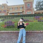 Chungha Instagram - "The happiest place in the world" Disney Land 🏰❤ #Thankyou JADEN 😆 @jdnbc #청하 #CHUNGHA #Disneyland